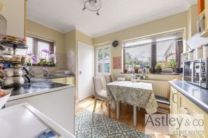 kitchen- click for photo gallery